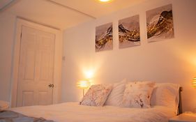 Private Parking, Urban Comfort & City Haven